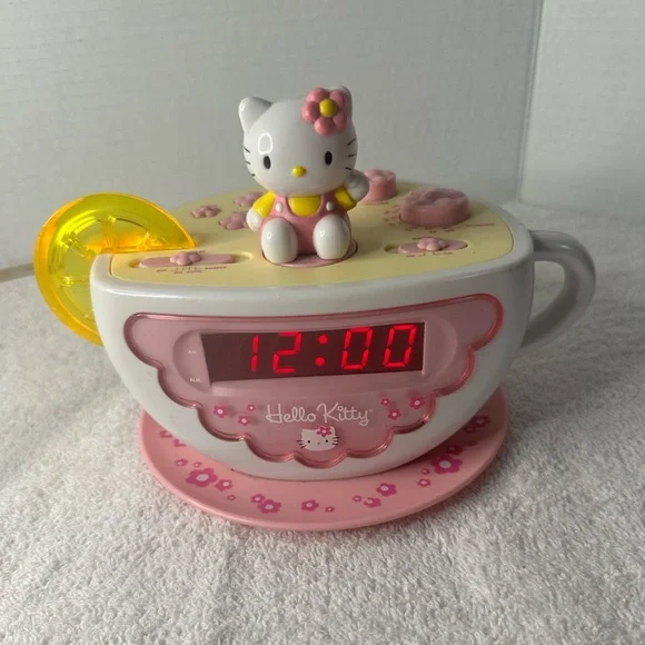 2003 Sanrio Hello Kitty Tea Cup Alarm Clock AM-FM Radio Lemon Slice Night Light - Picture 1 of 6